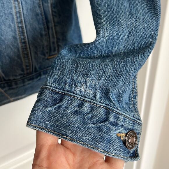 Forever 21 Women’s Blue Medium Wash Distressed Button Up Denim Jacket Size L‎ - Picture 8 of 13